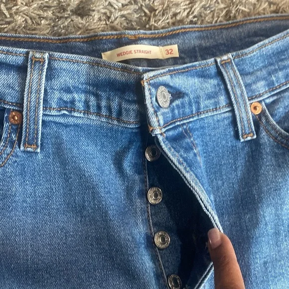 NWOT Levi’s womens wedgie straight Blue Denim Jeans sz 32 great condition - Picture 5 of 12